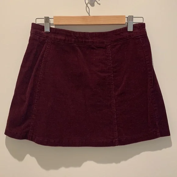 Never Worn Brandy Melville corduroy burgundy skirt - Picture 4 of 7